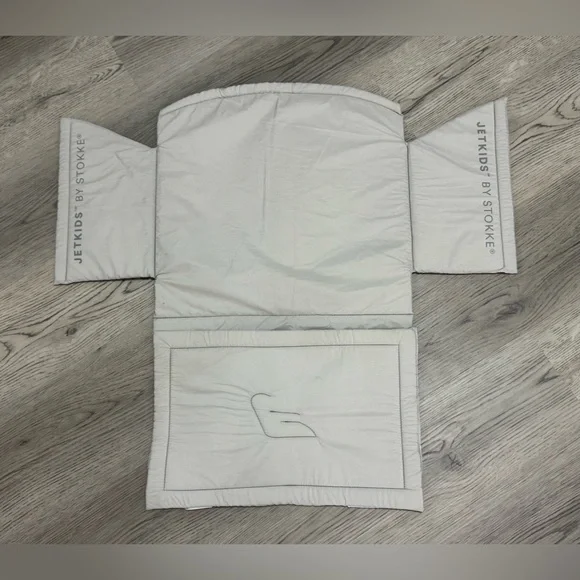 JetKids by Stokke BedBox Kid's Ride-On Suitcase Light Blue Clean W/bedding pad - Picture 7 of 11